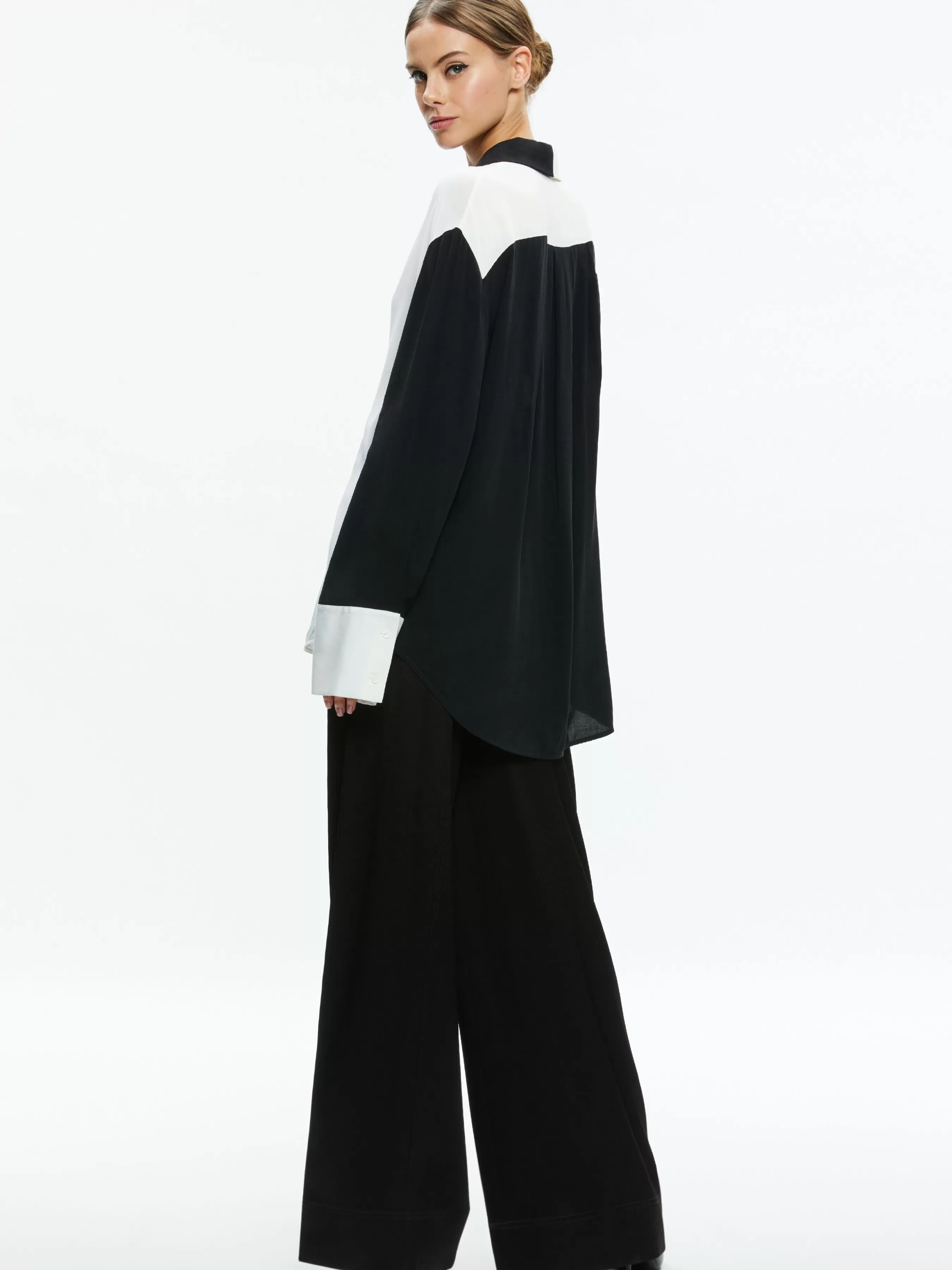 Alice and Olivia FINELY OVERSIZED BUTTON DOWN SHIRT